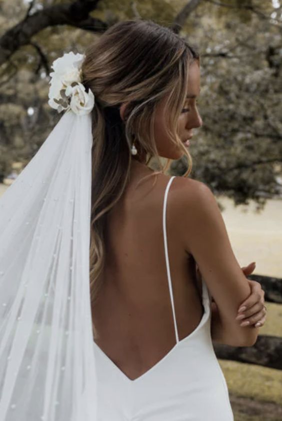 Your Ultimate Guide to Choosing the Perfect Bridal Hairstyle
