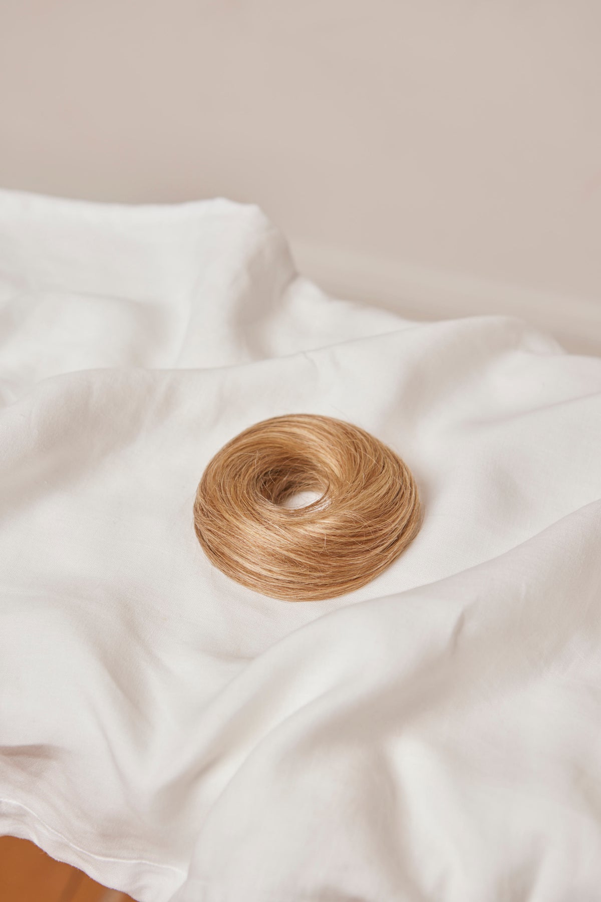 swatch:#16/22 Caramel Blonde Highlights