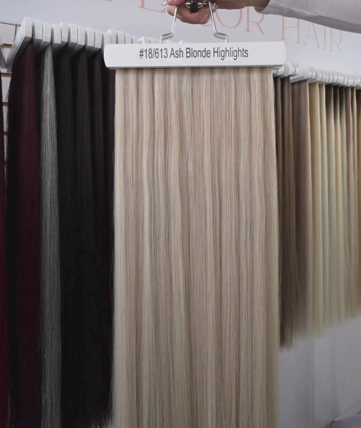 Load video: #18/613 Ash Blonde Highlights Classic Clip In Hair Extensions 9pcs