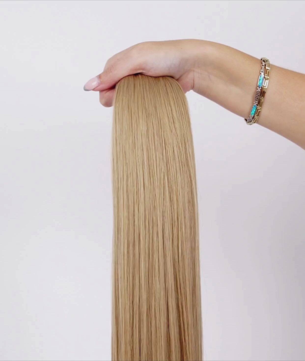 Load video: #Dirty Blonde Ultra Seamless Tape In Extensions (NEW)