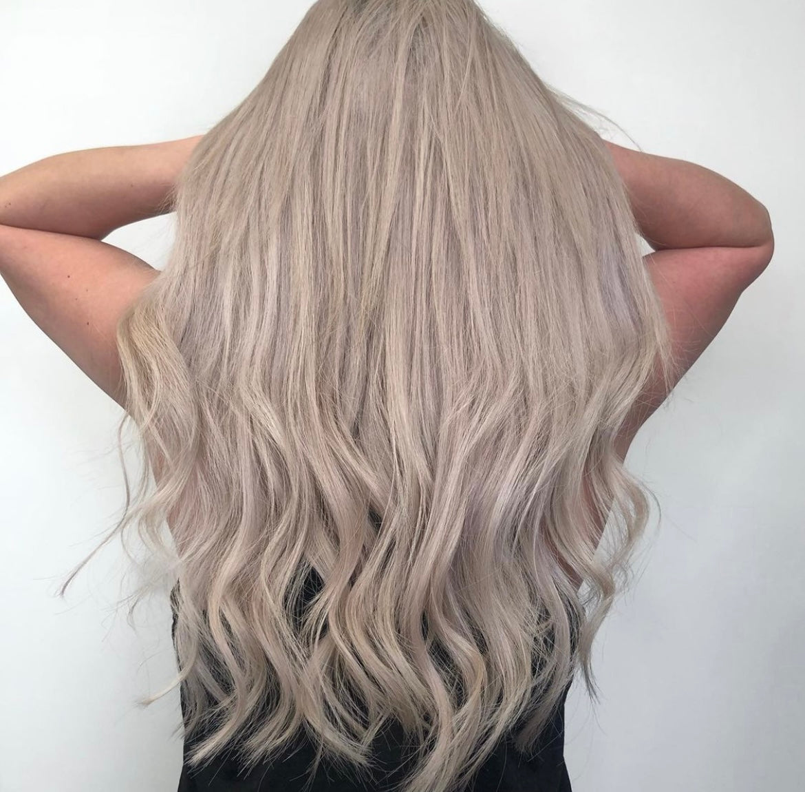 #18 Dark Ash Blonde Pre Bonded U Tip Extensions