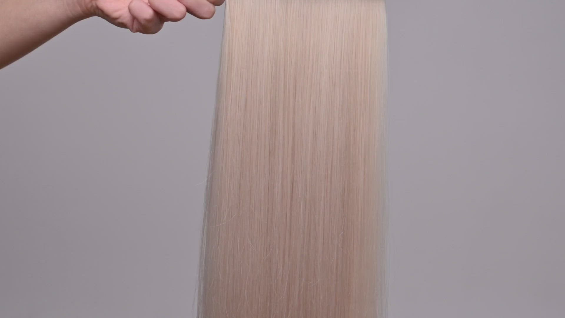 Load video: #60 Clip In Hair Extensions Wavy